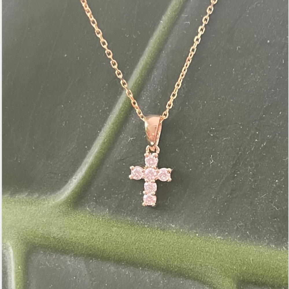 Elegant Gold Cross Pendant Necklace
